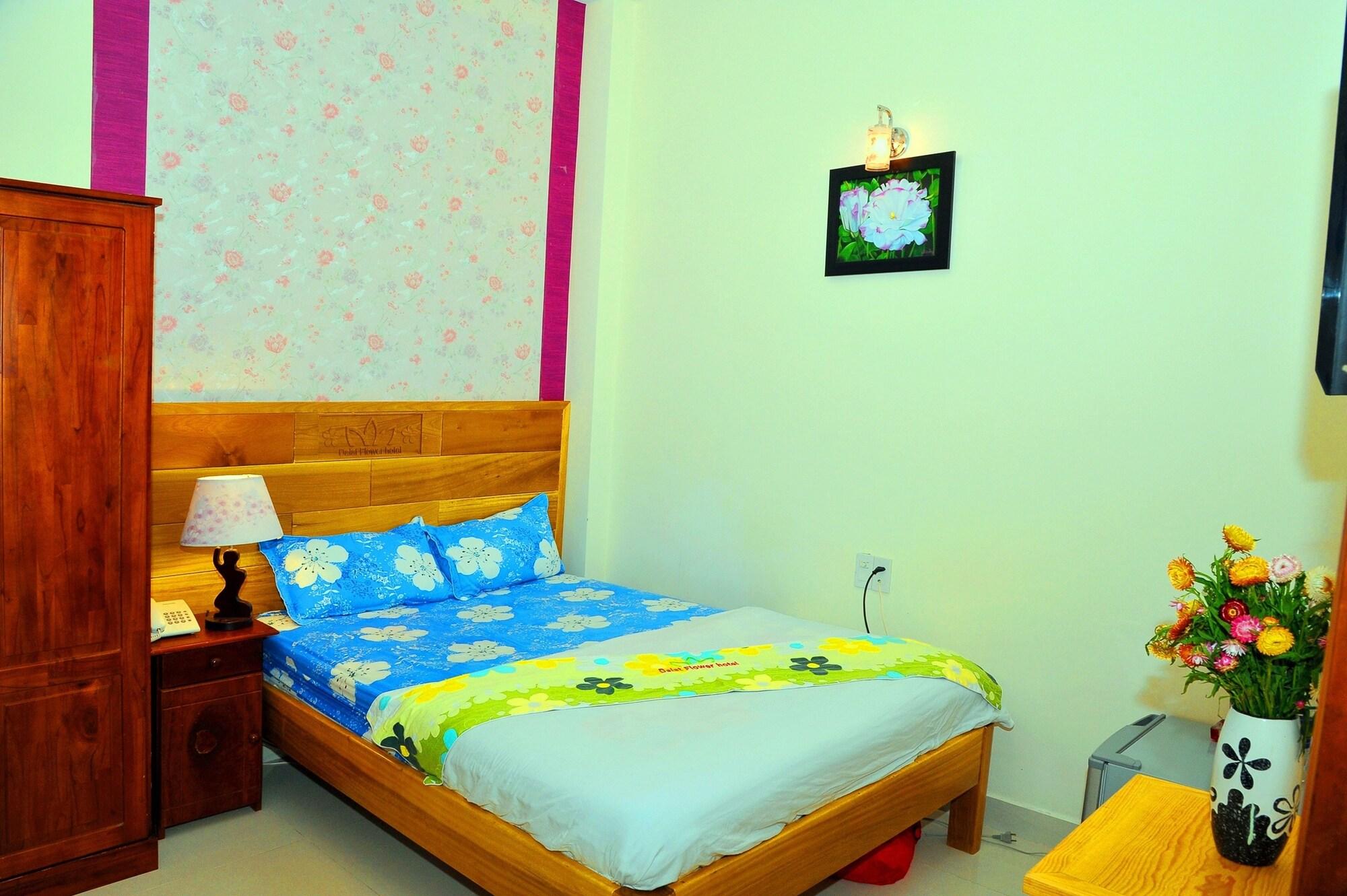 Dalat Flowery Hotel & Coffee Buitenkant foto