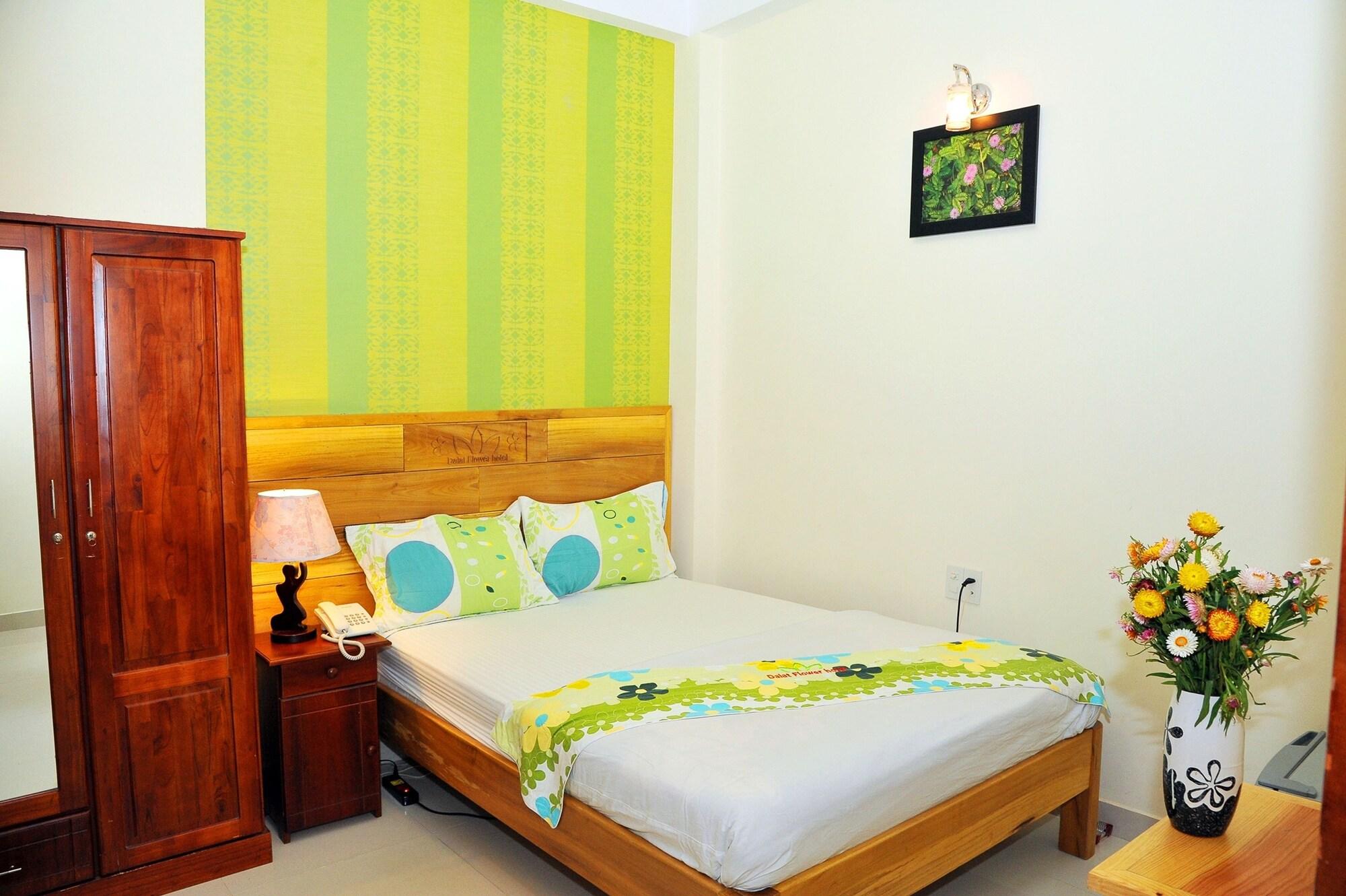 Dalat Flowery Hotel & Coffee Buitenkant foto