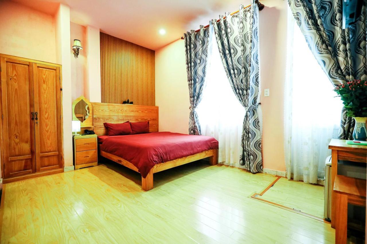 Dalat Flowery Hotel & Coffee Buitenkant foto